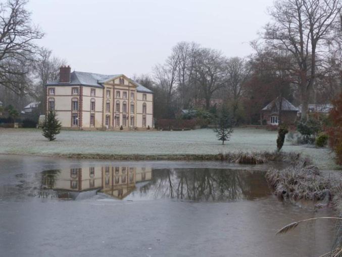 Appartement Édouard André dans château XIX ème Bracquetuit Esterno foto